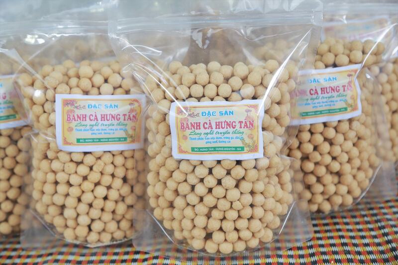 Dịp Tết, làng nghề sản xuất bánh cà ở xã Hưng Tân tiêu thụ hàng chục tấn bánh cà