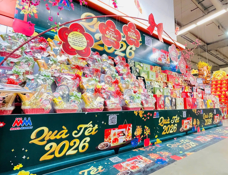 Hàng Tết được đưa lên quầy kệ từ cuối tháng 12/2025, giúp giãn áp lực mua sắm và phân phối vào thời điểm giáp Tết. Ảnh: MM Mega Market