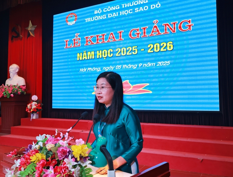 NGƯT, TS. Nguyễn Thị Kim Nguyên - Bí thư Đảng ủy, Hiệu trưởng Trường Đại học Sao Đỏ. Ảnh: NVCC