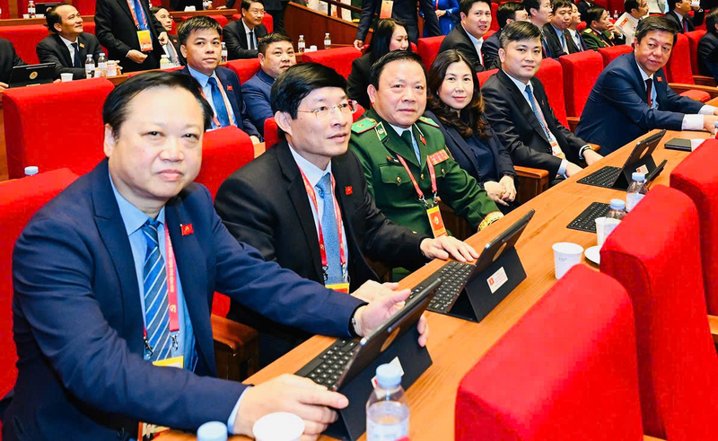 Các đại biểu Đoàn đại biểu Đảng bộ Thành phố Hà Nội tham gia Đại hội với tinh thần trách nhiệm cao