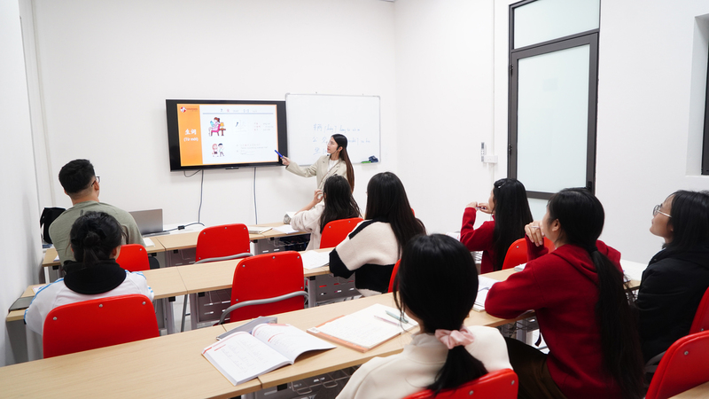 Đào tạo tiếng Trung trong bối cảnh mới cần được tiếp cận như một quá trình hình thành năng lực dài hạn. Ảnh: Kim Chi