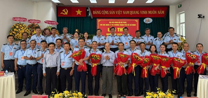 Chi cục Quản lý thị trường TP. Hồ Chí Minh nhiệm kỳ 2025 - 2030 phấn đấu hoàn thành xuất sắc mọi nhiệm vụ trong tình hình mới. Ảnh: Bảo Trân.