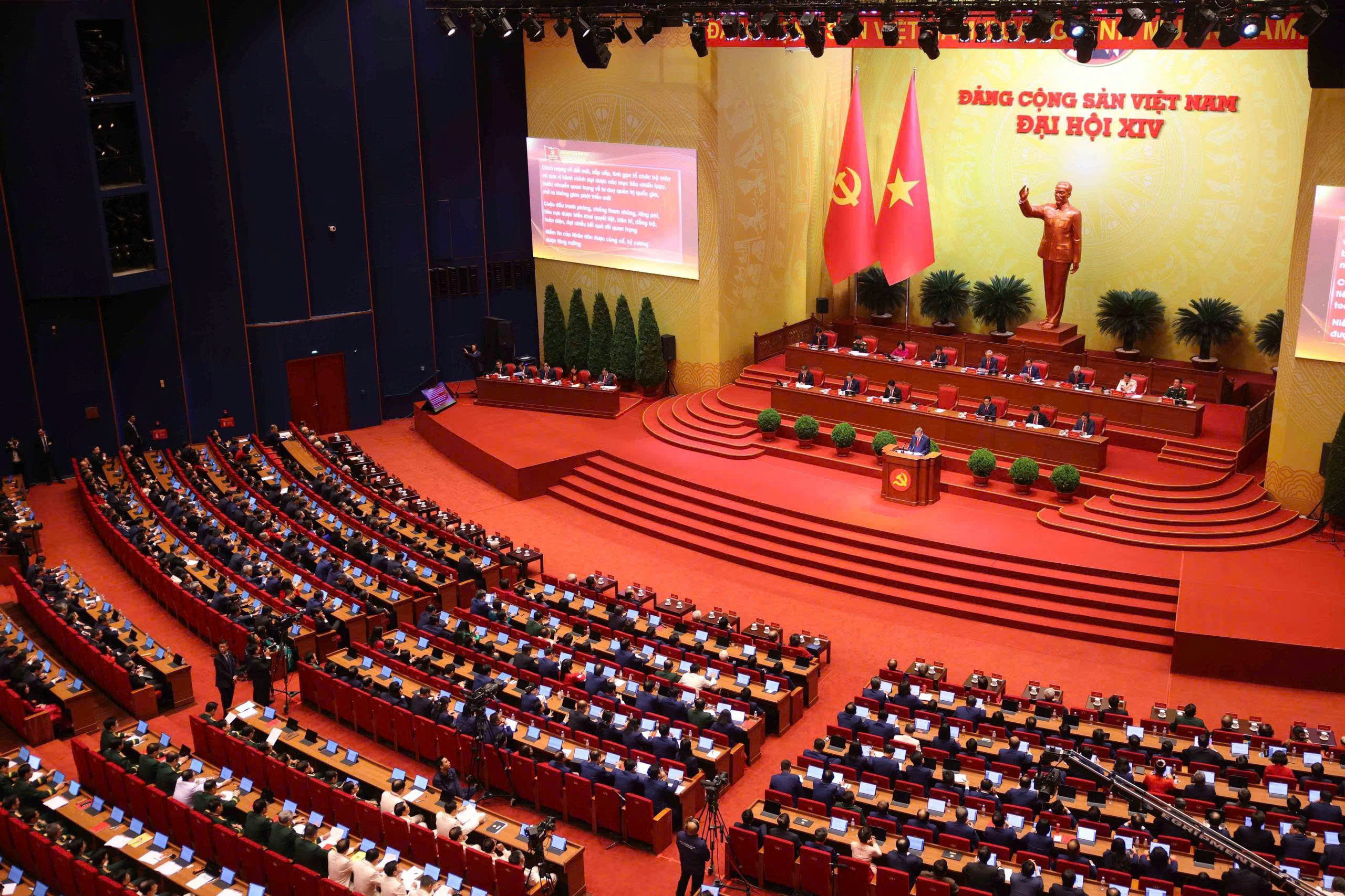 Từ phiên khai mạc đến nay, Đại hội nhận thêm 339 thư điện chúc mừng của các chính đảng, tổ chức, bạn bè quốc tế và người Việt Nam ở nước ngoài.