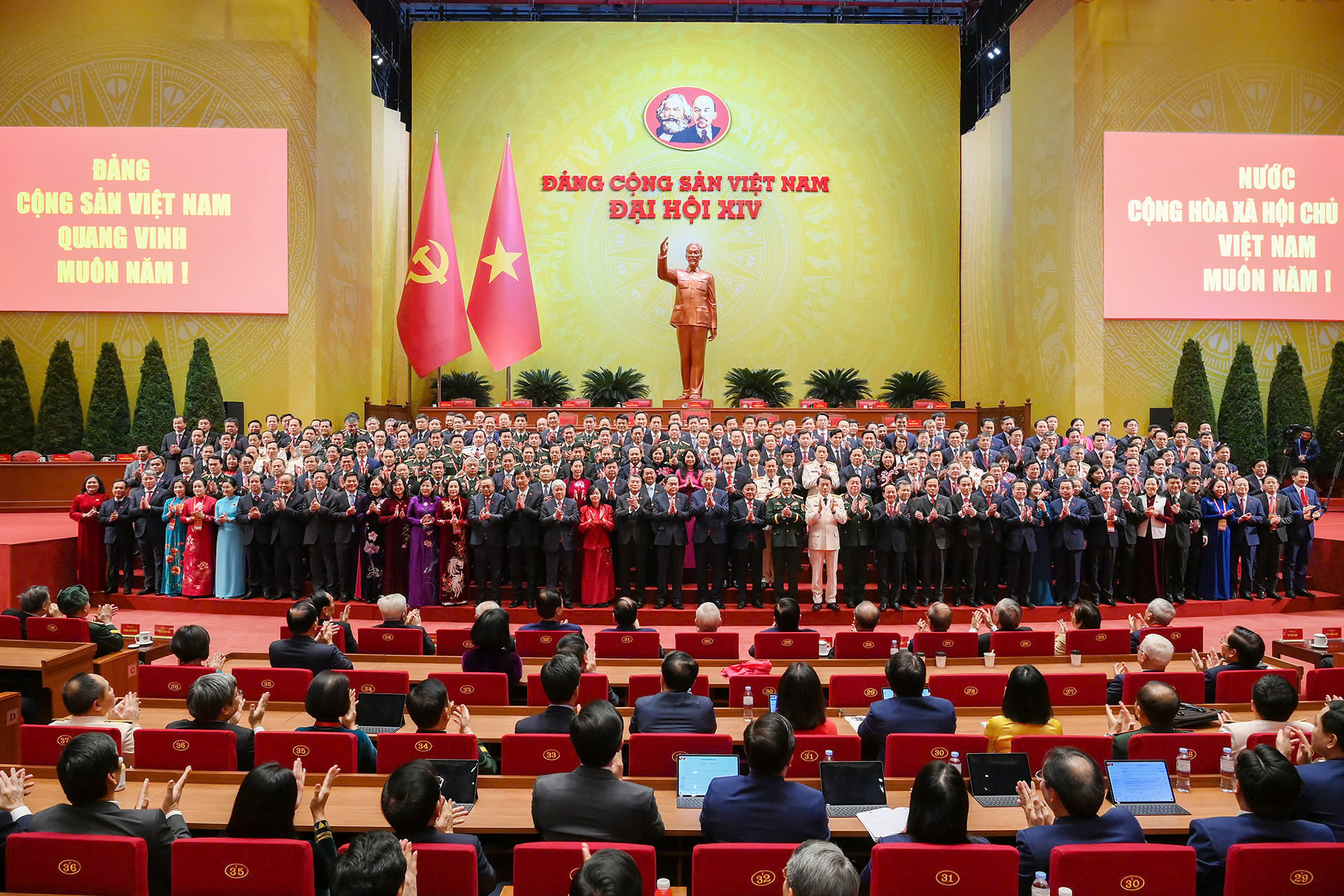 Bế mạc Đại hội đại biểu toàn quốc lần thứ XIV của Đảng.