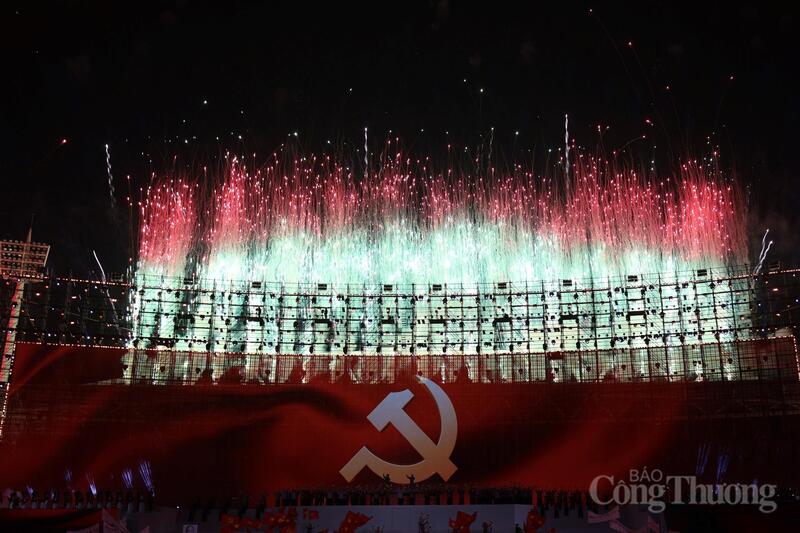 Màn trình diễn pháo hoa nghệ thuật hoành tráng.