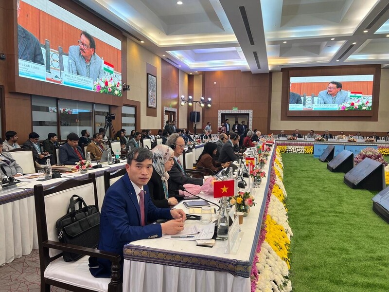 Ông Bùi Trung Thướng, Tham tán Thương mại và Trưởng Thương vụ Việt Nam tại Ấn Độ, đã đại diện tham dự.