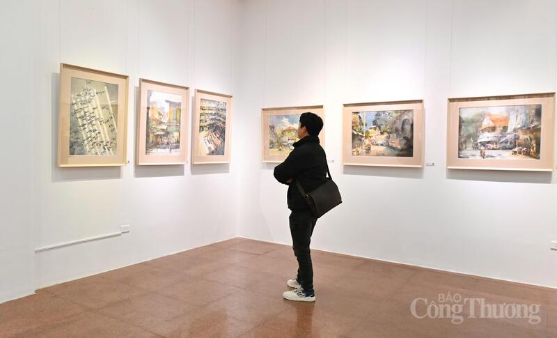 Các tác phẩm trưng bày trải rộng về đề tài và bút pháp: từ phong cảnh, phố thị, tĩnh vật, thuyền và biển, đến chân dung, trừu tượng và những biểu hiện nội tâm mang tính biểu hiện: siêu thực.