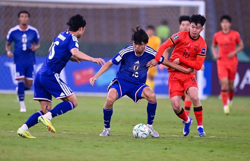 U23 Nhật Bản duy trì thế trận kiểm soát bóng chắc chắn. Ảnh: AFC