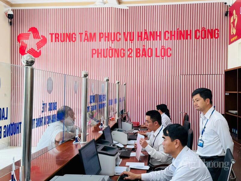 Trung tâm phục vụ hành chính công tại Phường 2 Bảo Lộc, tỉnh Lâm Đồng. Ảnh: Minh An
