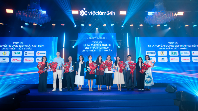 Đại diện F88 và các doanh nghiệp được nhận giải Top 10 Nhà tuyển dụng có trải nghiệm ứng viên tốt nhất