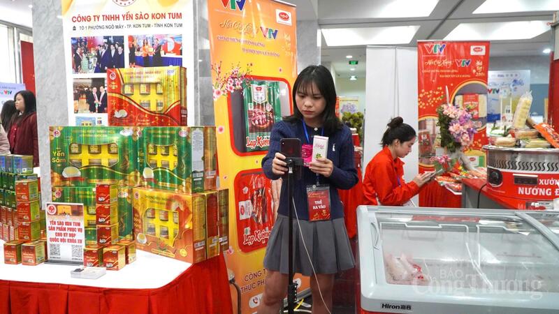 Gian hàng số giúp người sản xuất thu thập phản hồi trực tiếp từ người tiêu dùng, hiểu rõ hơn nhu cầu thị trường.