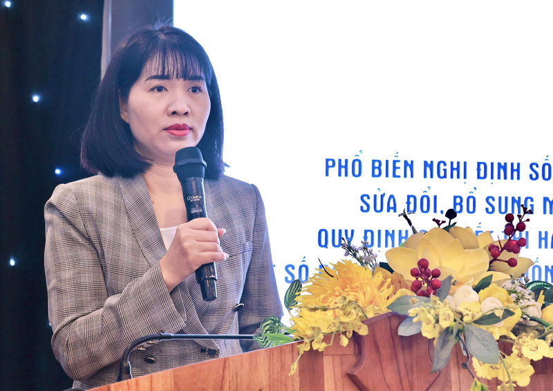 Bà Đinh Thị Thu Thủy, Phó Vụ trưởng Vụ Pháp chế (Bộ Y tế) phát biểu khai mạc hội nghị. Ảnh: Diễm Phúc