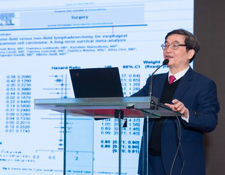 PGS.TS.BS Phạm Đức Huấn - Chủ tịch Hội đồng Chuyên ngành Ngoại - Hệ thống Y tế Vinmec, Chủ tịch Chi hội Phẫu thuật Thực quản Việt Nam.