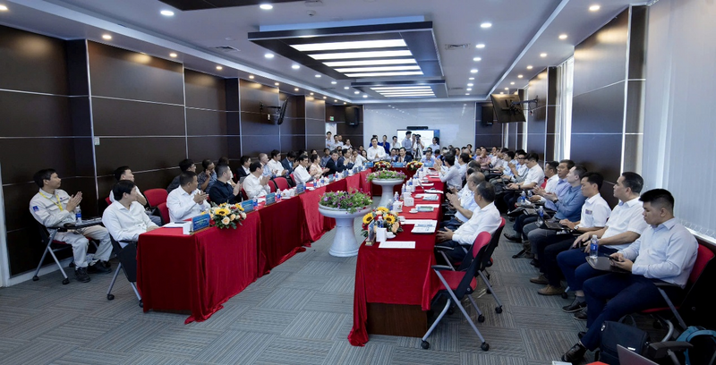 Toàn cảnh Hội thảo chia sẻ kinh nghiệm xây dựng nhà máy thông minh (Ảnh PVCFC)