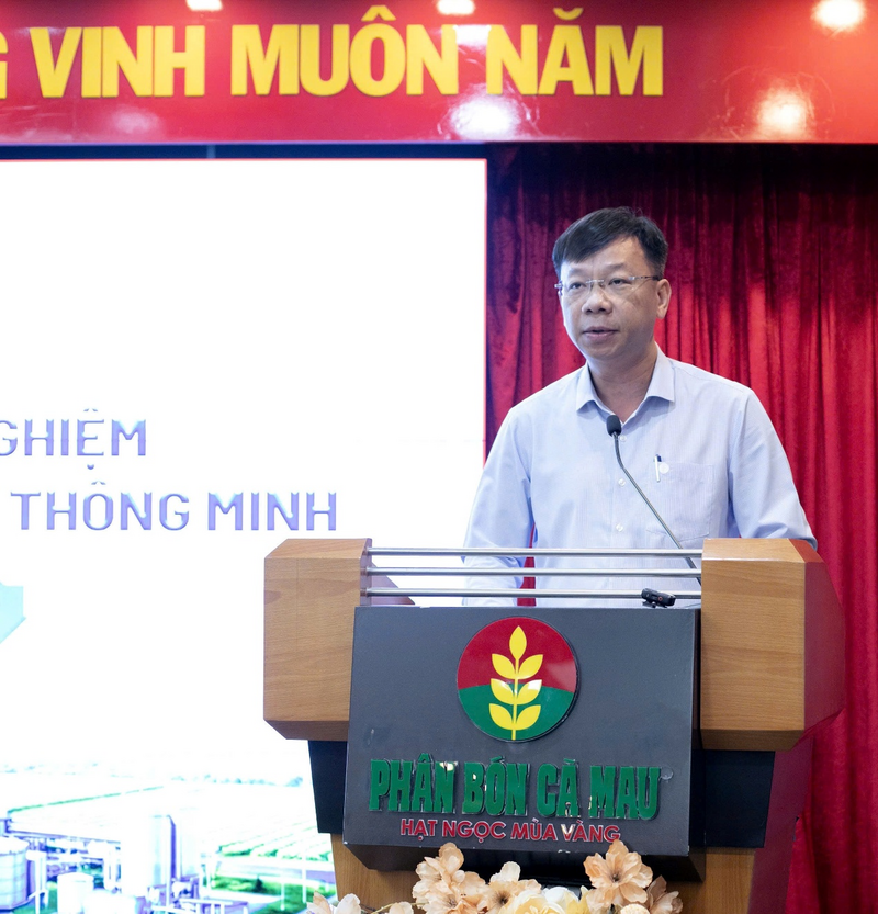 Ông Nguyễn Tuấn Anh, Phó Tổng Giám đốc Tổng Công ty phát biểu tại Hội thảo (Ảnh PVCFC)