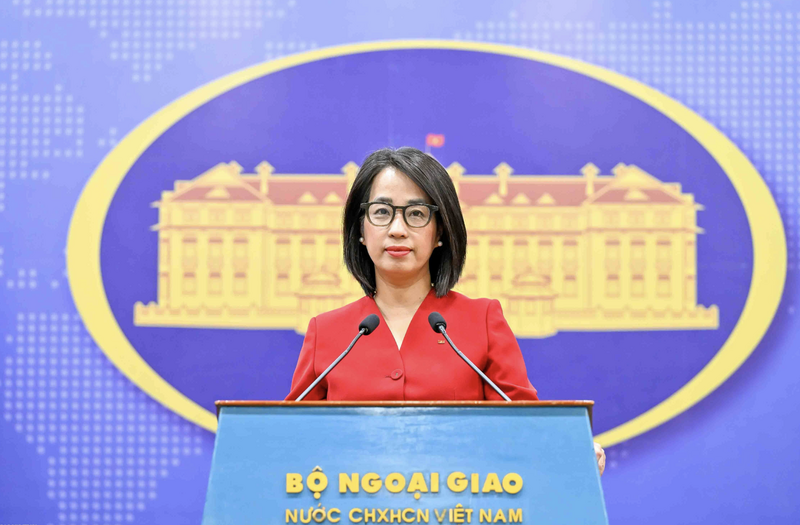 Người phát ngôn Bộ Ngoại giao Phạm Thu Hằng thông tin tới báo chí tại buổi họp báo chiều ngày 29/1. Ảnh: Nguyễn Hồng