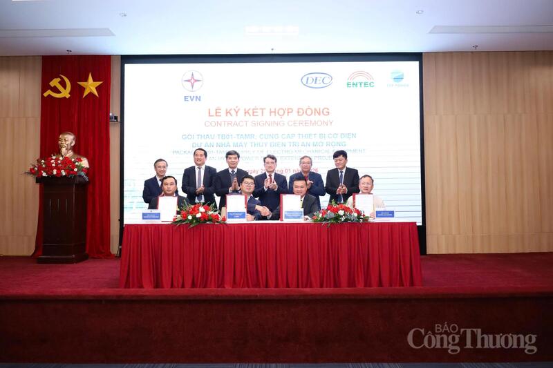 Lễ ký kết cung cấp thiết bị cho dự án Nhà máy Thủy điện Trị An mở rộng.