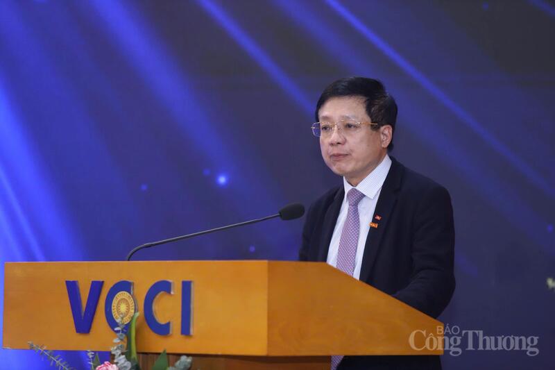 Ông Hồ Sỹ Hùng - Chủ tịch VCCI - phát biểu tại sự kiện. Ảnh: HT