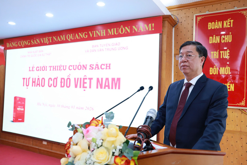 PGS.TS. Vũ Trọng Lâm - Giám đốc - Tổng Biên tập Nhà xuất bản Chính trị quốc gia Sự thật phát biểu tại lễ ra mắt sách "Tự hào cơ đồ Việt Nam". Ảnh: Nhà xuất bản Chính trị quốc gia Sự thật
