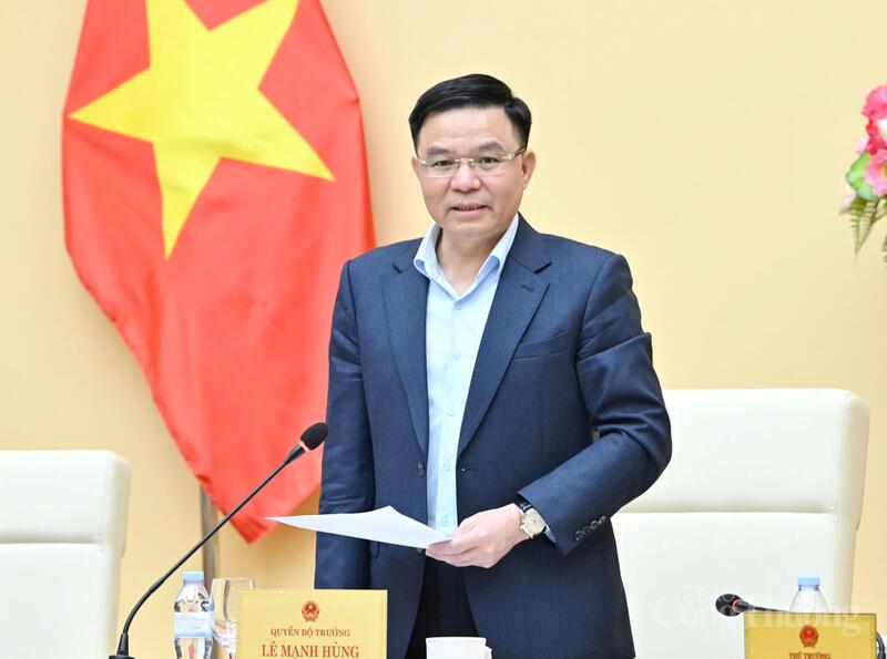 Quyền Bộ trưởng Lê Mạnh Hùng phát biểu chỉ đạo tại Hội nghị.