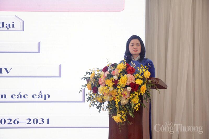 Bà Lê Thị Đức - Phó Chủ tịch Công đoàn Công Thương Việt Nam phát động phong trào thi đua năm 2026.