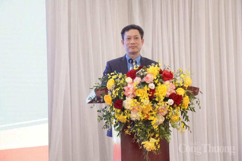 Ông Lê An Hải - Chủ tịch Công đoàn Công Thương Việt Nam phát biểu khai mạc hội nghị.