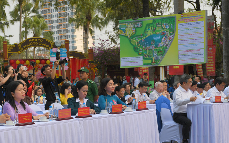 Đại biểu tham dự ngày Hội “Xuân đoàn kết - Tết nghĩa tình”. Ảnh: Minh Khuê