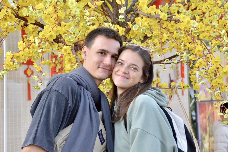 Du khách quốc tế lưu lại những hình ảnh đẹp tại Lễ hội "Tết Việt – Bính Ngọ 2026". Ảnh: Ngọc Thảo