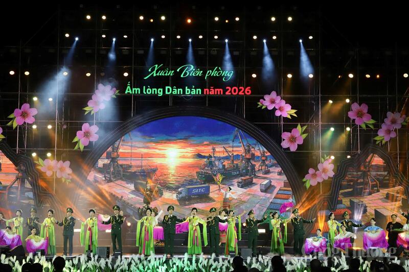 Trưởng Ban Tổ chức Lê Minh Hưng dự chương trình 'Xuân Biên phòng ấm lòng dân bản' - 3