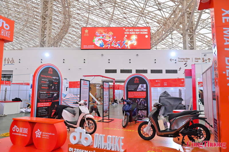 Khu trưng bày doanh nghiệp hoàn thiện bố cục, sẵn sàng đón khách tham quan. Ảnh: Nam Nguyễn