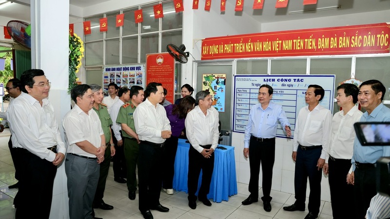 Chủ tịch Quốc hội đánh giá cao tinh thần chủ động của địa phương tại buổi khảo sát