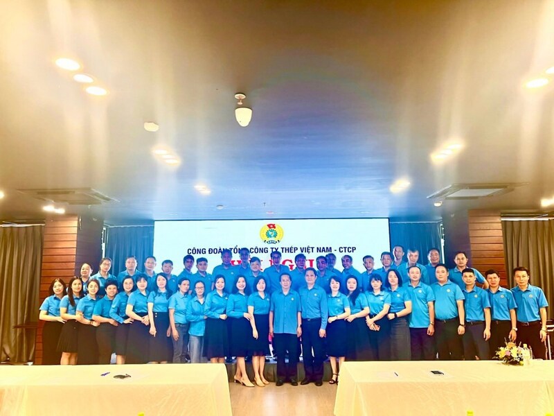 Công đoàn Tổng công ty Thép Việt Nam - CTCP thường xuyên tổ chức lớp tập huấn về đánh giá, xây dựng, thương lượng, ký kết Thỏa ước lao động tập thể, Luật thực hiện dân chủ cơ sở và phần mềm kế toán công đoàn. Ảnh: Minh Thuỷ