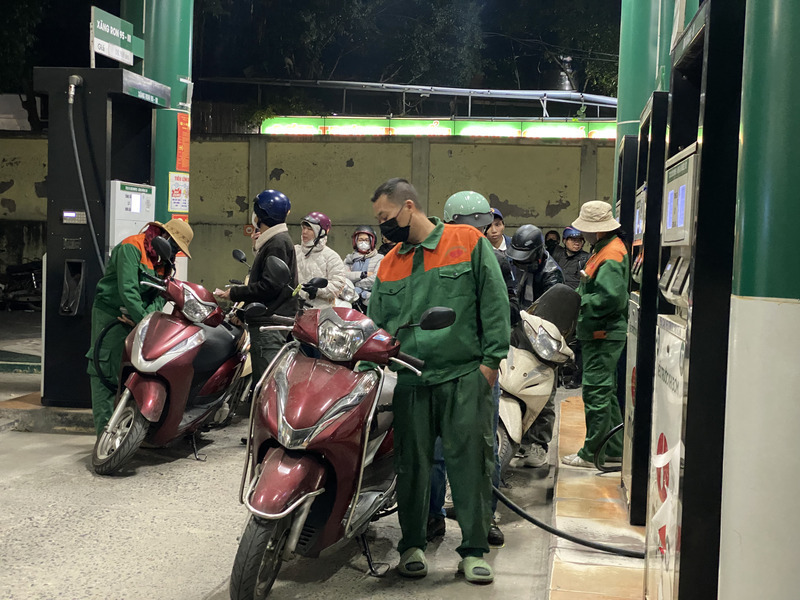 Giá xăng dầu trong nước hôm nay ngày 2/2/2026. Ảnh: Phương Trang