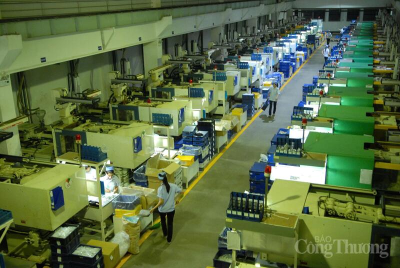 Tại Khu công nghiệp Quế Võ, Công ty Seiyo Việt Nam vận hành các dây chuyền ép nhựa chính xác, cung ứng linh kiện cho những tập đoàn lớn như Canon, Samsung, Nokia.