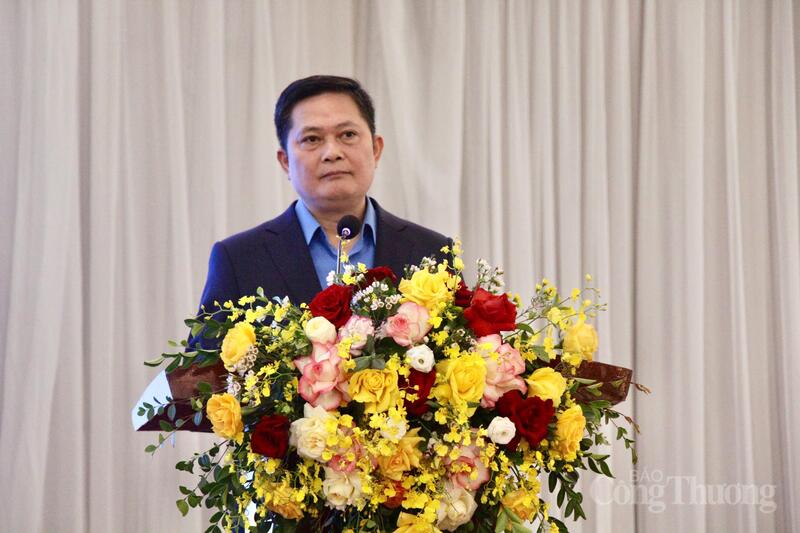 Ông Vương Duy Khánh - Chủ tịch Công đoàn Tổng công ty Thép Việt Nam phát biểu tại hội nghị. Ảnh: P.C