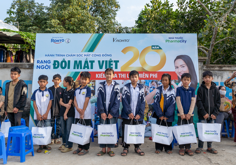 Chương trình “Xuân biên cương – Tết ấm cho em – Hội chợ 0 đồng” hướng đến mục tiêu hỗ trợ chăm sóc sức khỏe, chia sẻ khó khăn và mang đến một mùa Tết ấm áp, đủ đầy hơn cho trẻ em và người dân địa phương trong những ngày đầu năm mới