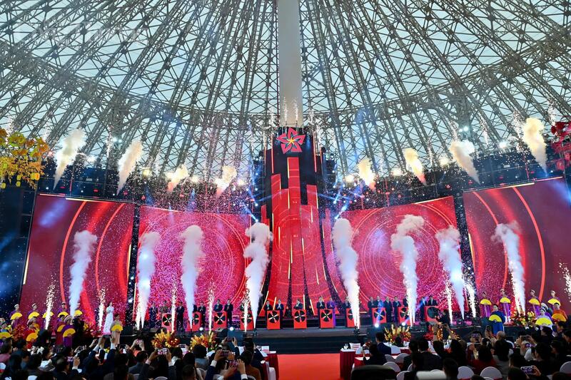 Hội chợ Mùa Xuân lần thứ nhất năm 2026 chính thức khai mạc sáng 2/2. Ảnh: Nam Nguyễn