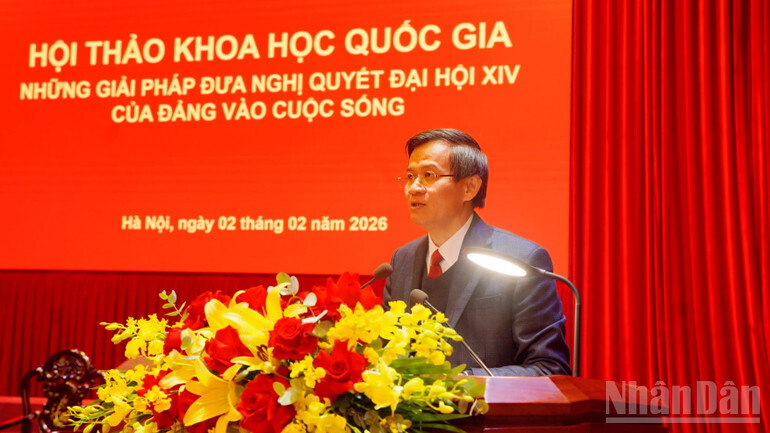 Đồng chí Phó Giáo sư, Tiến sĩ Đoàn Minh Huấn, Ủy viên Bộ Chính trị, Giám đốc Học viện Chính trị quốc gia Hồ Chí Minh phát biểu kết luận tại hội thảo.