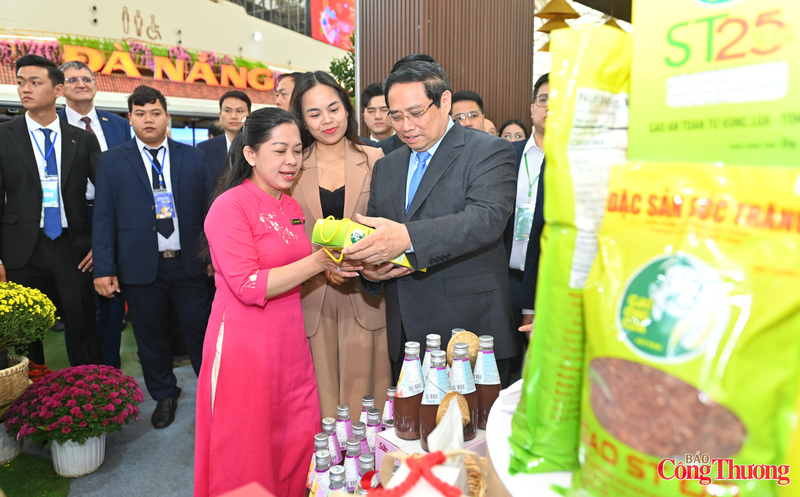 Thăm gian trưng bày gạo ST25 tại Hội chợ Mùa Xuân, Thủ tướng Chính phủ đánh giá cao chất lượng và giá trị thương hiệu của sản phẩm. Thủ tướng ghi nhận nỗ lực của các đơn vị trong việc bảo đảm tiêu chuẩn, an toàn thực phẩm và xây dựng thương hiệu gạo Việt. Thủ tướng đề nghị tiếp tục đẩy mạnh quảng bá, gắn sản xuất với thị trường, góp phần nâng cao giá trị hạt gạo và mở rộng tiêu thụ.