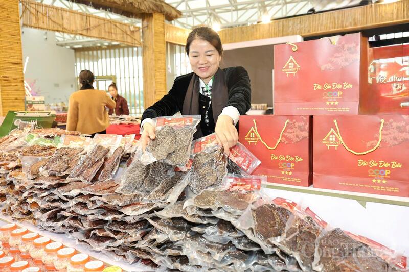 Sản vật của các tỉnh trung du và miền núi phía Bắc nổi bật với nông sản bản địa, sản phẩm OCOP và các mặt hàng gắn với sinh kế vùng cao. Ảnh: Quỳnh Trang