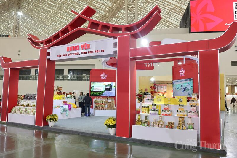 Hưng Yên giới thiệu các sản phẩm nông nghiệp và hàng hóa tiêu biểu, phản ánh thế mạnh vùng đồng bằng và khả năng cung ứng cho thị trường tiêu dùng. Ảnh: Quỳnh Trang