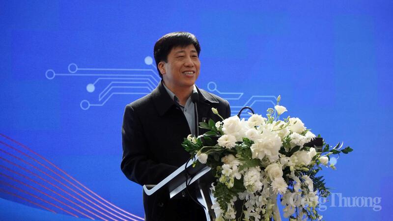 Ông Vương Thế Mẫn - Giám đốc Sở Công Thương tỉnh Lai Châu chia sẻ tại diễn đàn. Ảnh: Minh Trang