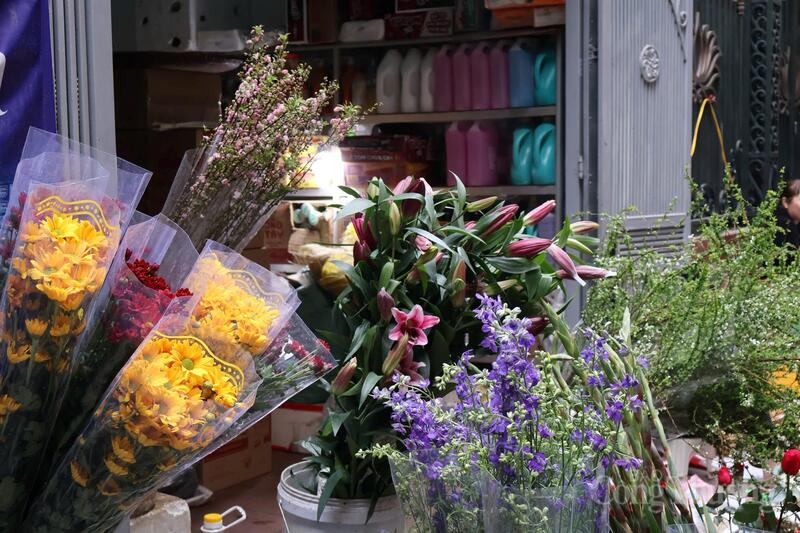 Chùm ảnh: Thị trường hàng hóa sôi động ngày rằm tháng Chạp - 8