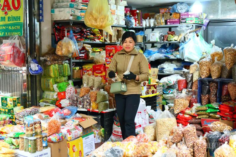 Nguồn cung hàng hóa rất dồi dào, mẫu mã đa dạng.