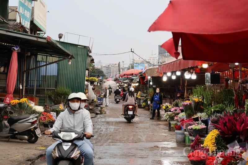 Chùm ảnh: Thị trường hàng hóa sôi động ngày rằm tháng Chạp - 6