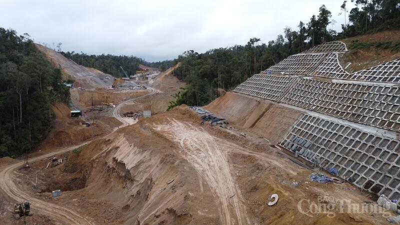 Đoạn dự án do Tập đoàn Đèo Cả thi công. Ảnh: Vũ Long