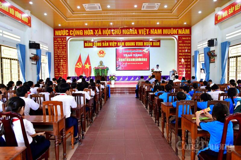 Quang cảnh chương trình “Đông ấm - Xuân yêu thương” mùa thứ 7 năm 2026