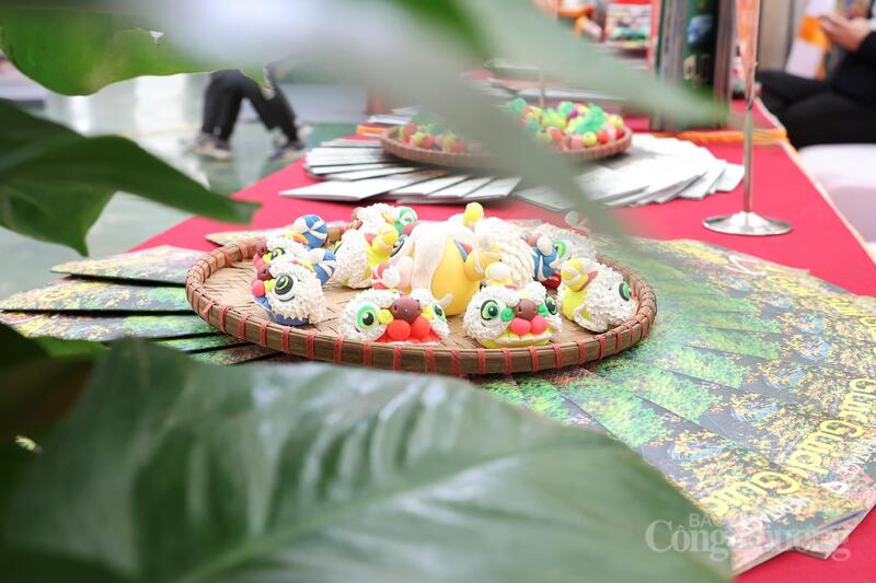 Hội chợ Mùa Xuân 2026: Tái hiện Tết truyền thống tại gian hàng Hà Nội - 11