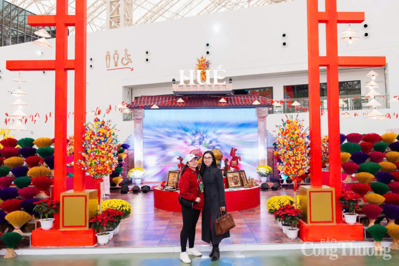 Không gian trung bày của thành phố Huế tại Hội chợ Mùa Xuân 2026.