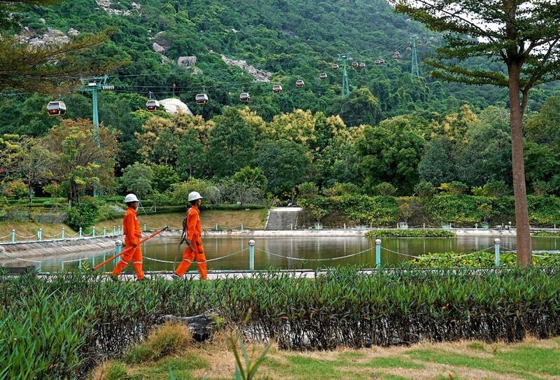 Ngành điện tăng cường các giải pháp đảm bảo điện an toàn, tin cậy phục vụ các hoạt động văn hoá, nghệ thuật trong dịp tết Nguyên đán 2026. Ảnh: EVNSPC